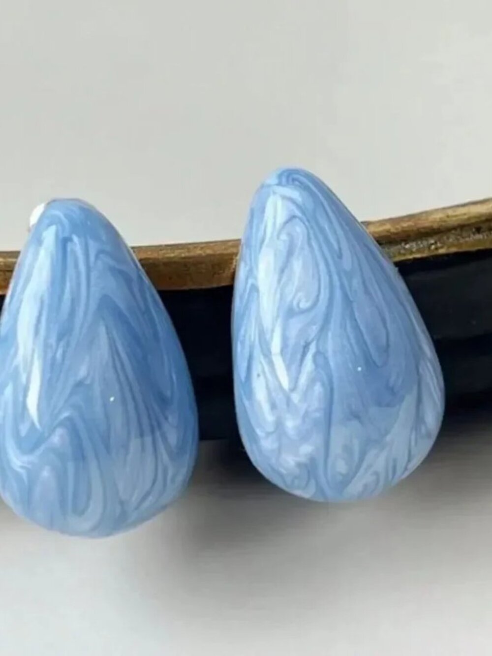 Chic Blue teardrop Earrings R102